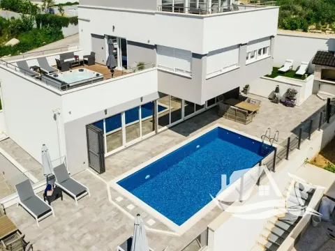 Prodej vily, Podstrana, Chorvatsko, 220 m2