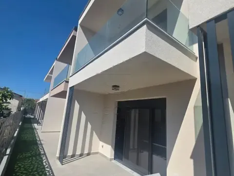 Prodej bytu 4+kk, Nea Irakleia, Řecko, 72 m2