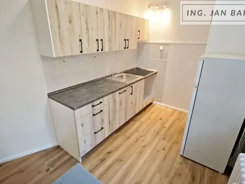 Pronájem bytu 2+1, Jihlava, Kollárova, 55 m2