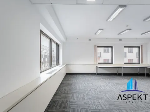 Pronájem kanceláře, Praha - Chodov, Líbalova, 115 m2