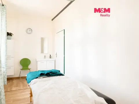 Pronájem obchodního prostoru, Kladno, náměstí Svobody, 12 m2
